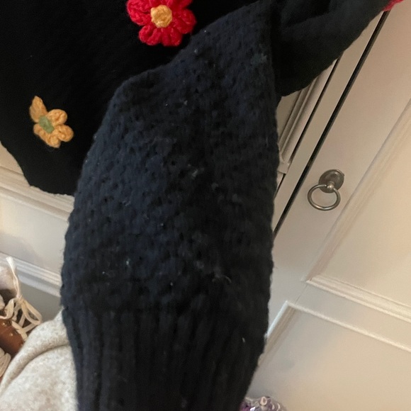 Floral Crochet Black Sweater - Picture 4 of 8